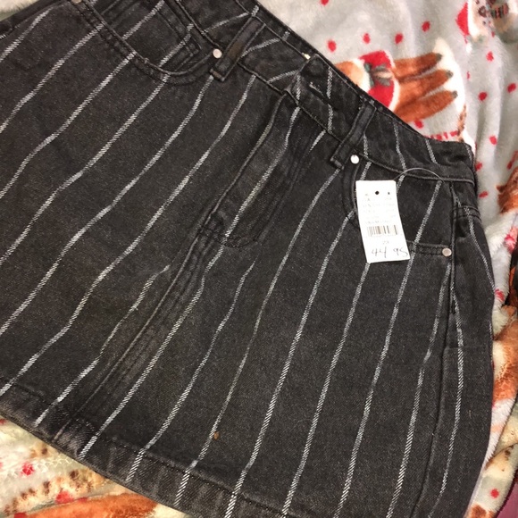 Black and white striped skirts - Picture 1 of 2